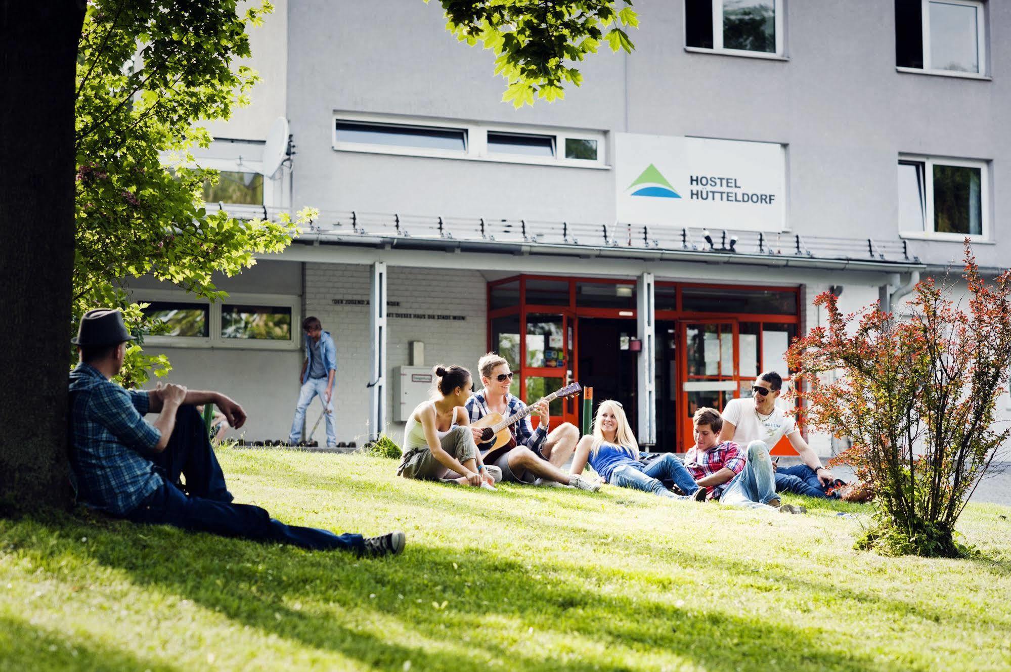 Hostel Huetteldorf Вена Экстерьер фото